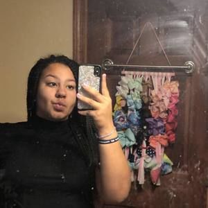 Meet your Posher, Danielle